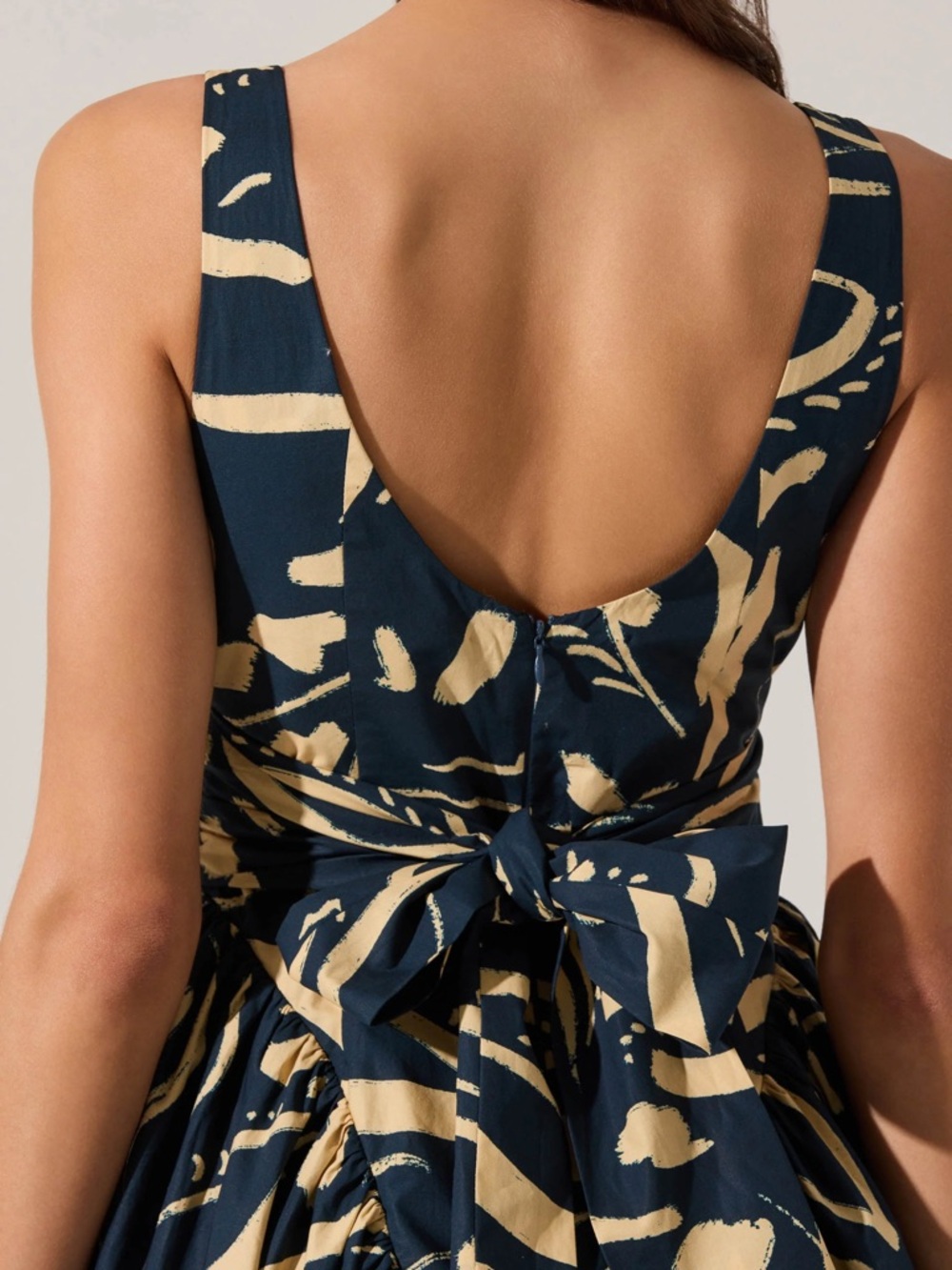 ASTR THE LABEL Vinya Drop Waist Midi Dress - Picture 3 of 6